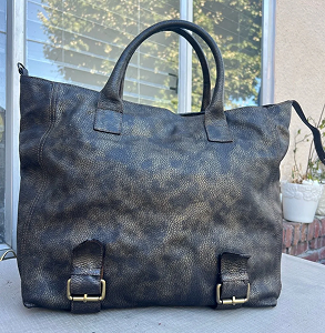 Leather Duffel Bag in Distressed Black-Brown