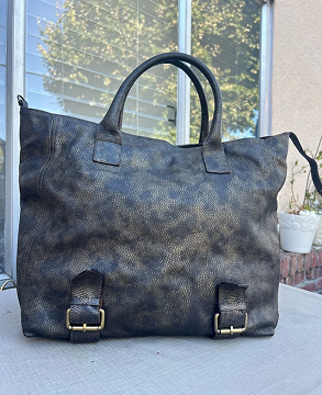 Leather Duffel Bag in Distressed Black-Brown