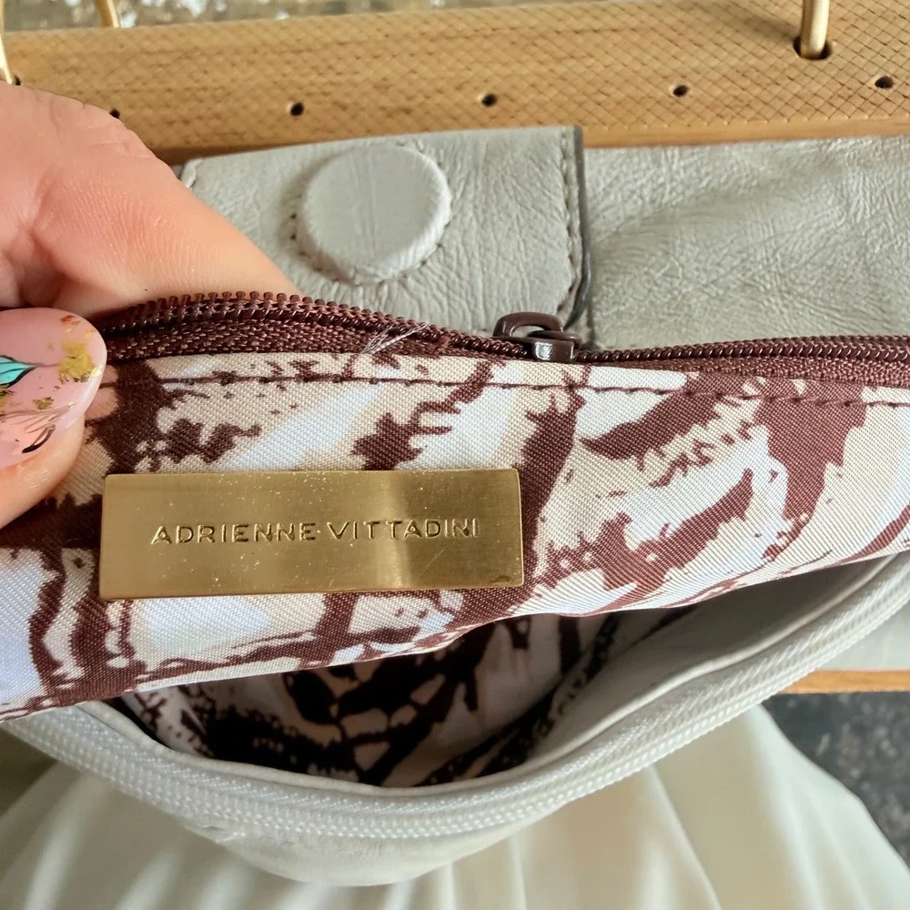 Vtg Adrienne Vittadini Leather Handbag Wood Handle Frame Bag White Vintage Purse - Image 3