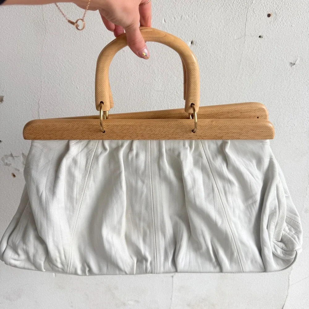 Vtg Adrienne Vittadini Leather Handbag Wood Handle Frame Bag White Vintage Purse - Image 7